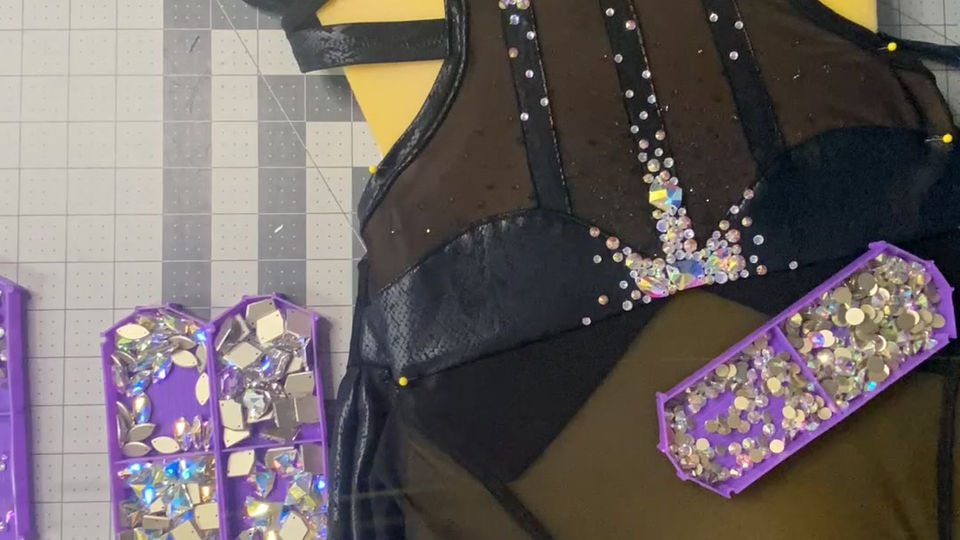 RHINESTONING